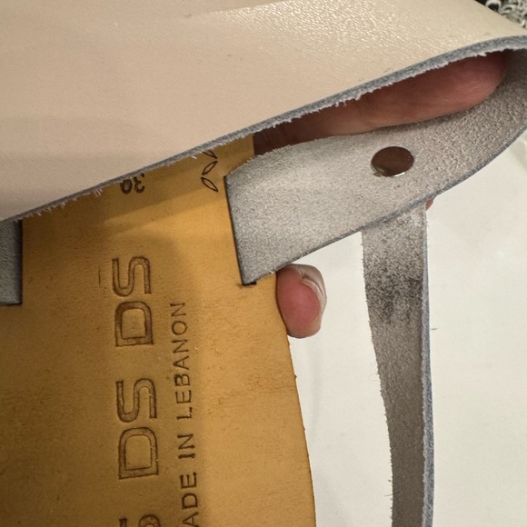 Genuine leather NWOT mustard and Cream Slip-On Sandals. - Picture 8 of 8